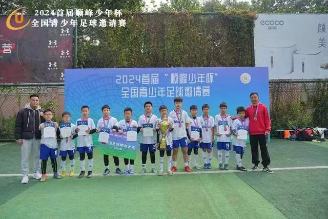 拉科布主动联系保罗，招募詹姆斯加入勇士